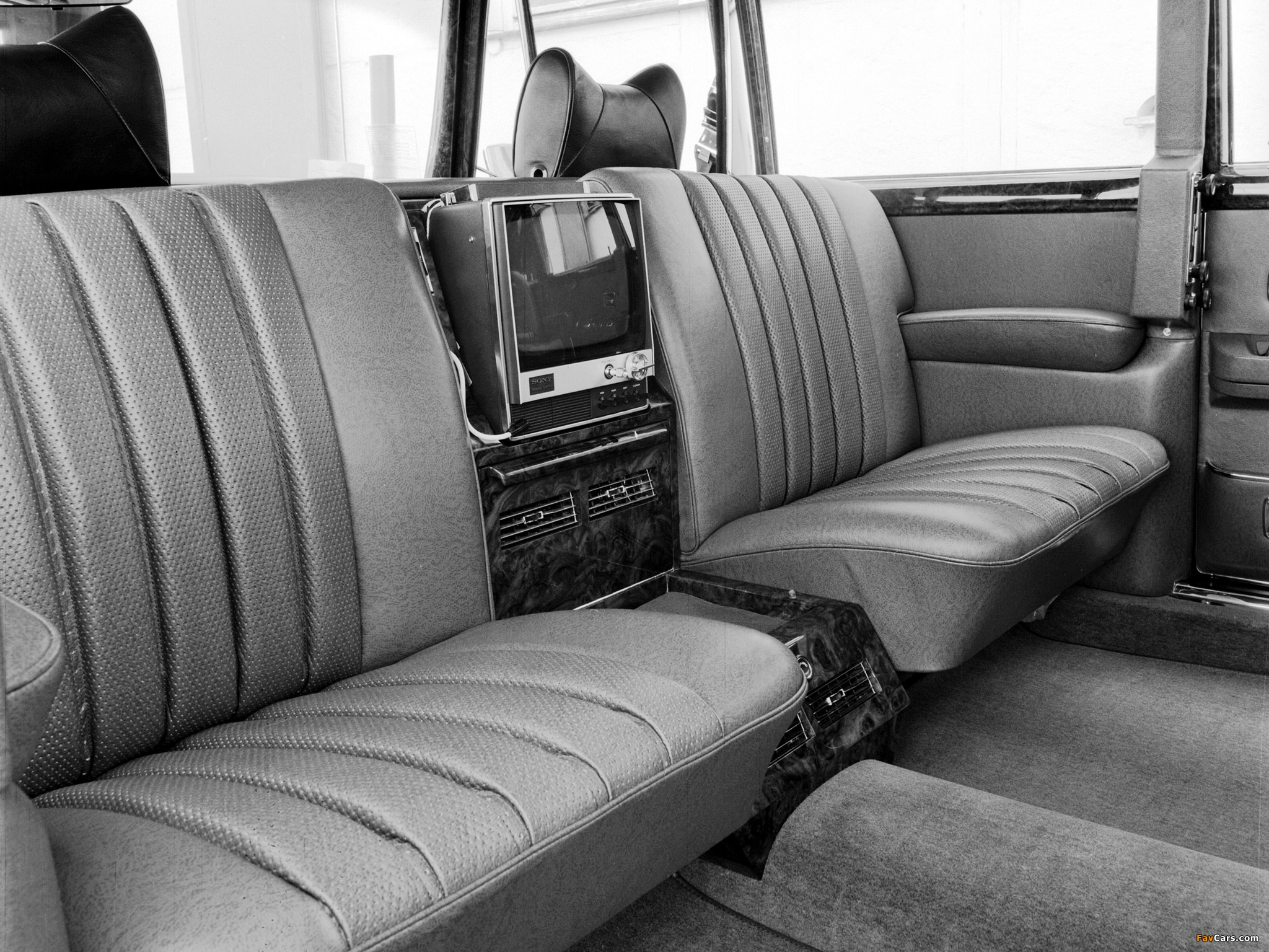 Mercedes-Benz 600 4-door Pullman Limousine (W100) 1964–81 wallpapers (2048 x 1536)