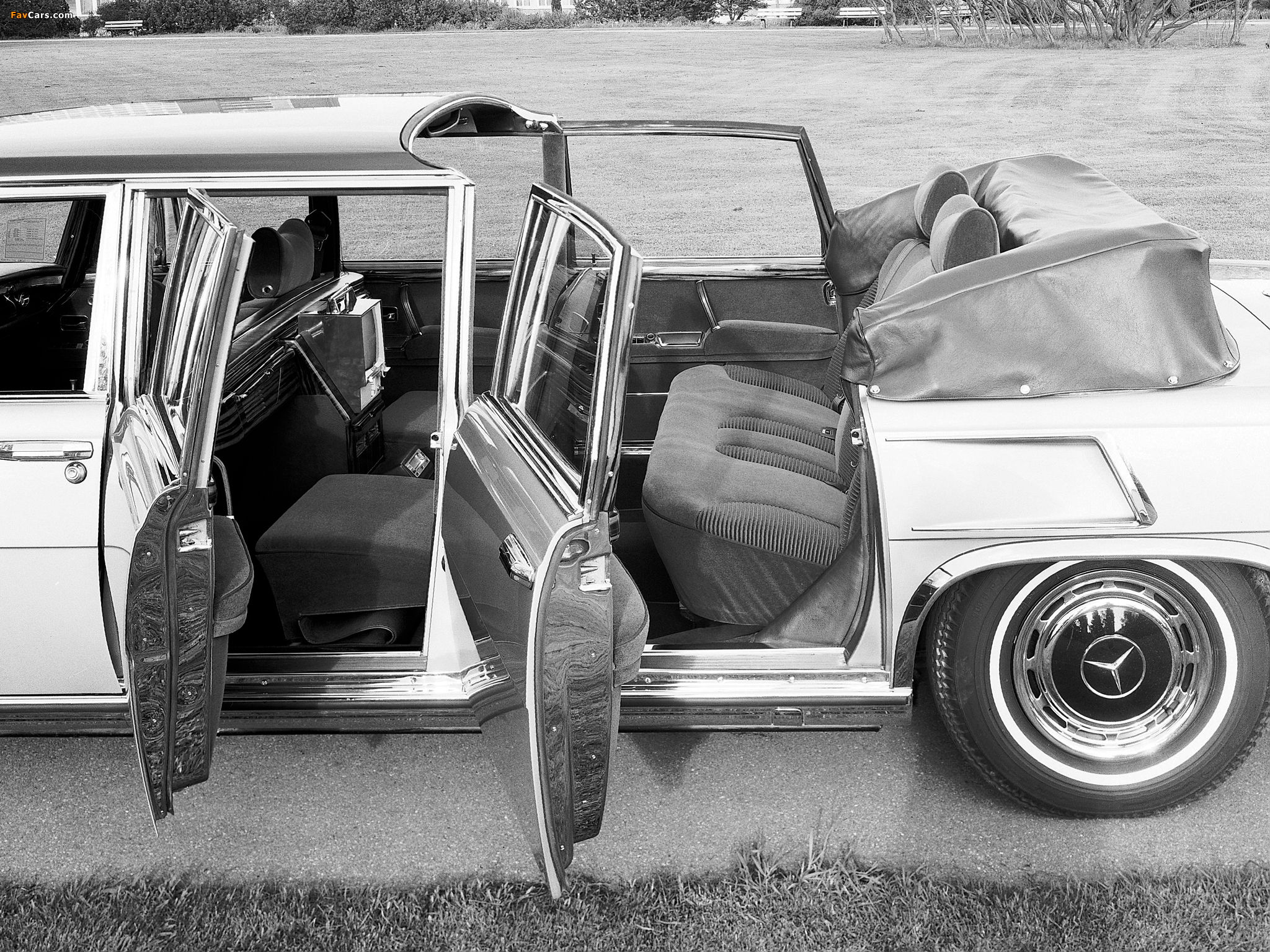 Mercedes-Benz 600 Pullman Landaulet (W100) 1965–80 pictures (2048 x 1536)