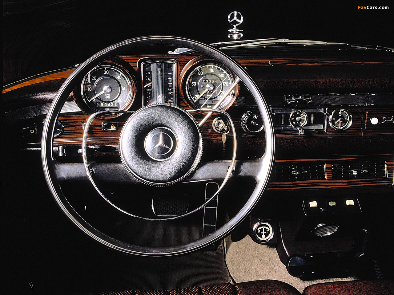 Pictures of Mercedes-Benz 600 4-door Pullman Limousine (W100) 1964–81 (1280 x 960)