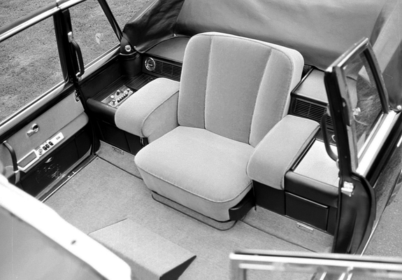 Pictures of Mercedes-Benz 600 Pullman Landaulet Popemobile (W100) 1965