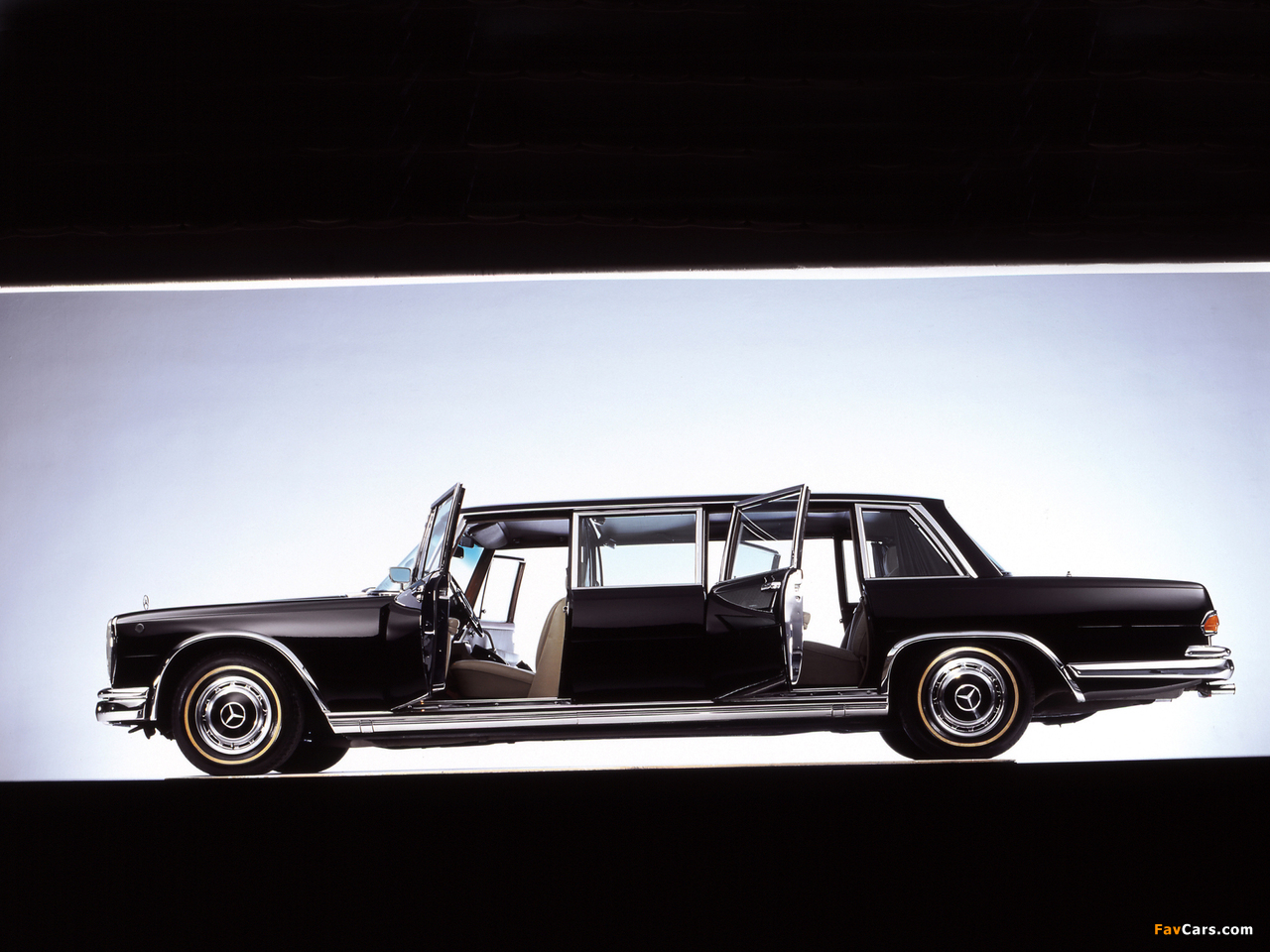 Pictures of Mercedes-Benz 600 4-door Pullman Limousine (W100) 1964–81 (1280 x 960)