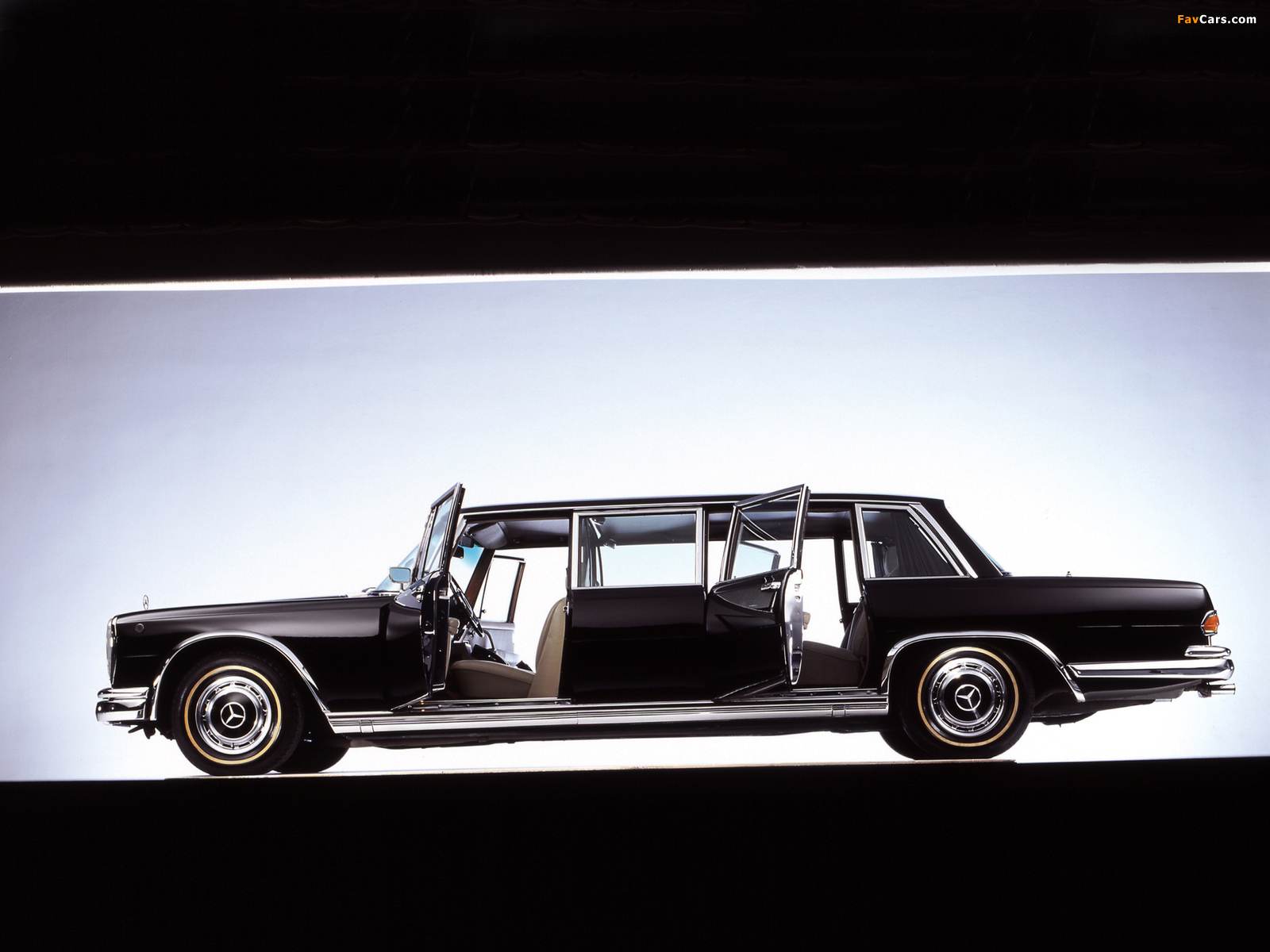 Pictures of Mercedes-Benz 600 4-door Pullman Limousine (W100) 1964–81 (1600 x 1200)