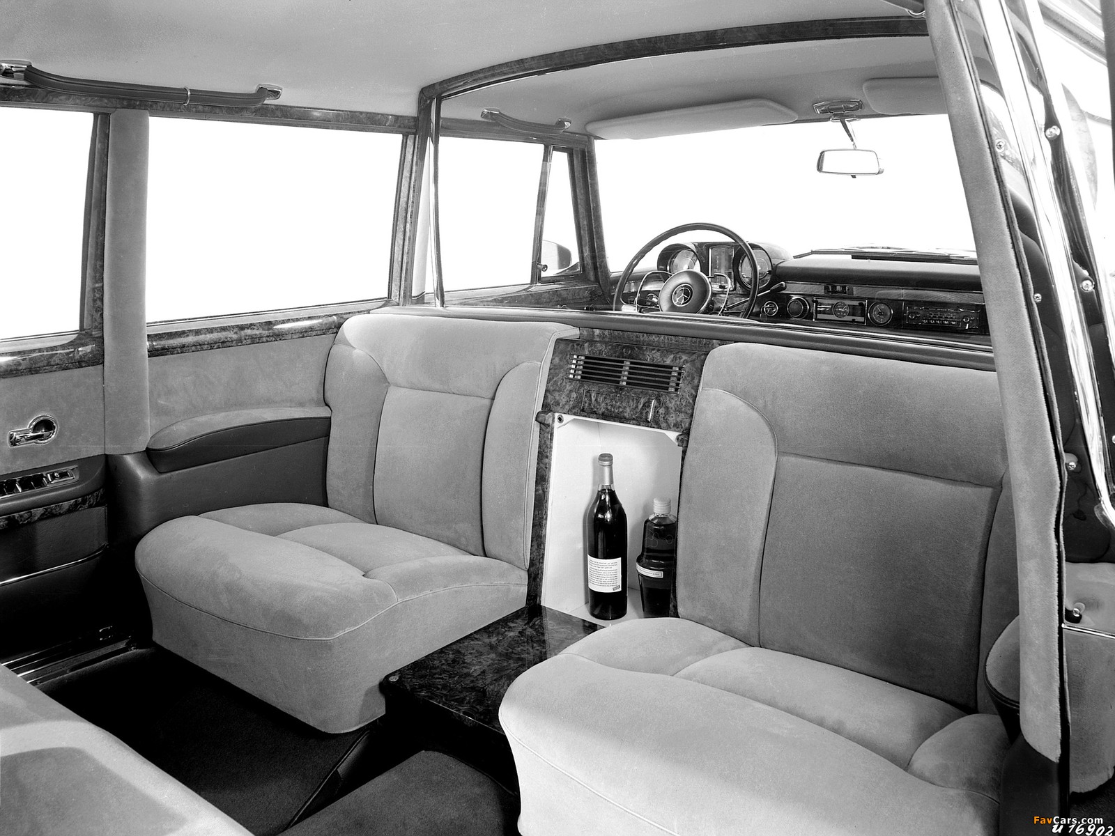 Mercedes-Benz 600 4-door Pullman Limousine (W100) 1964–81 wallpapers (1600 x 1200)