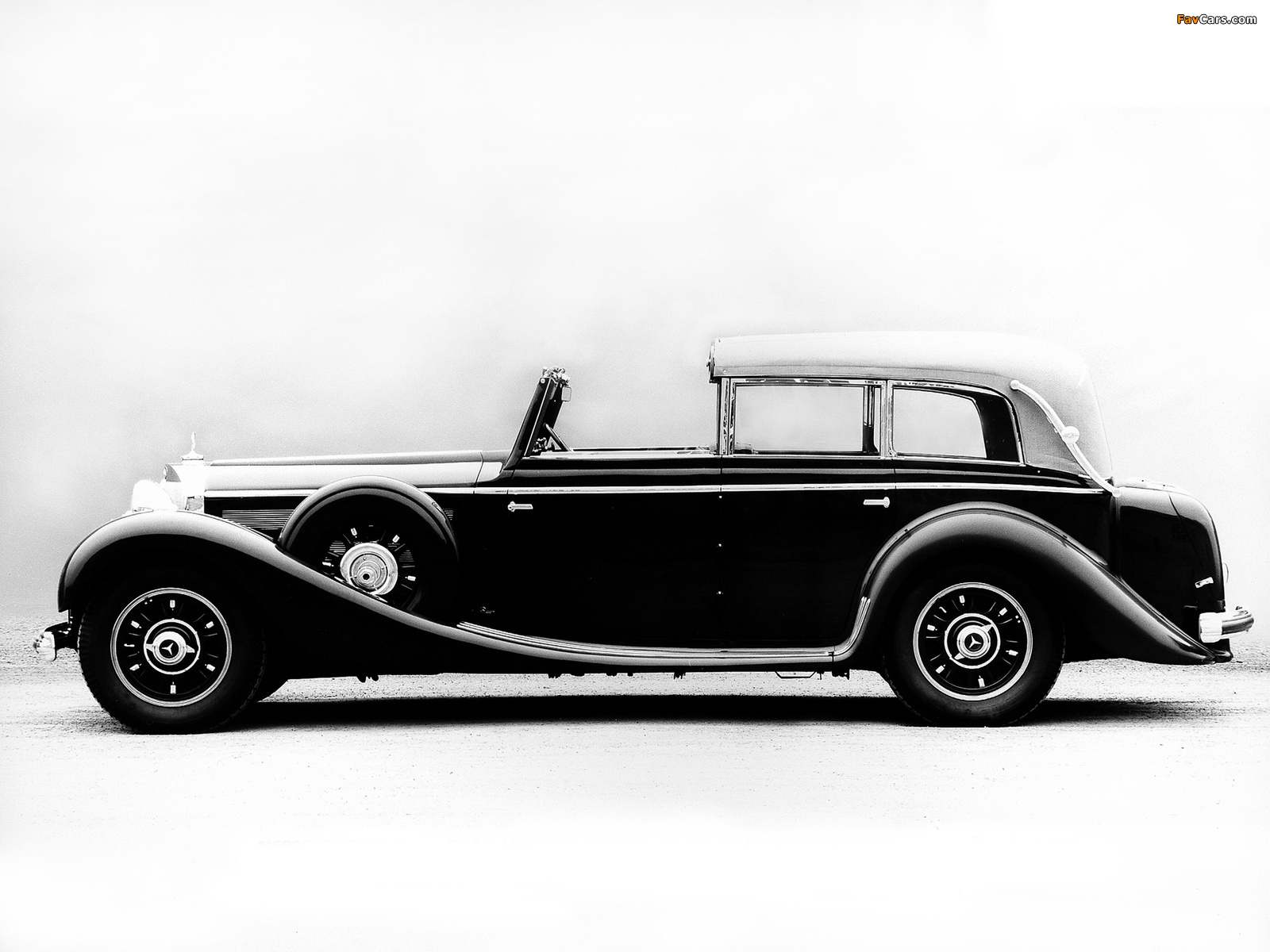 Mercedes-Benz 770 Grand Mercedes Cabriolet F (W150) 1938–43 photos (1600 x 1200)