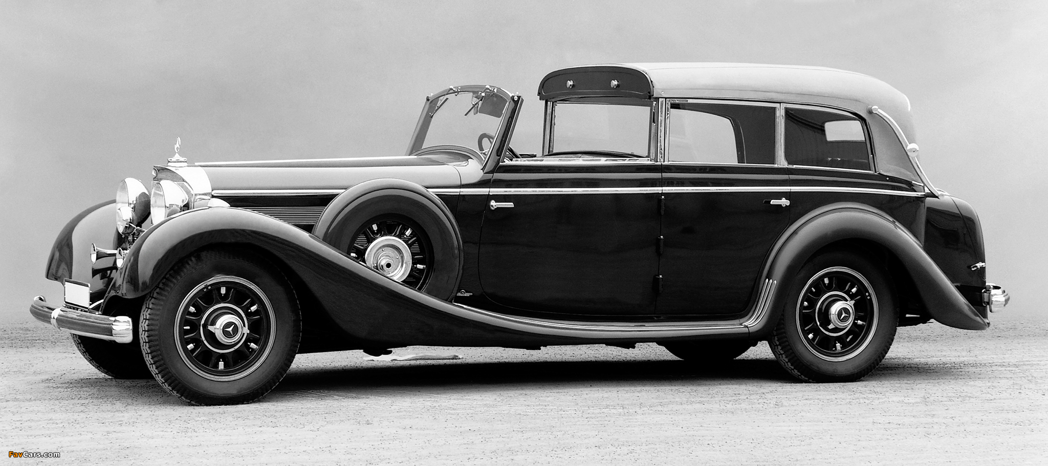 Photos of Mercedes-Benz 770 Grand Mercedes Cabriolet F (W150) 1938–43 (2048 x 912)