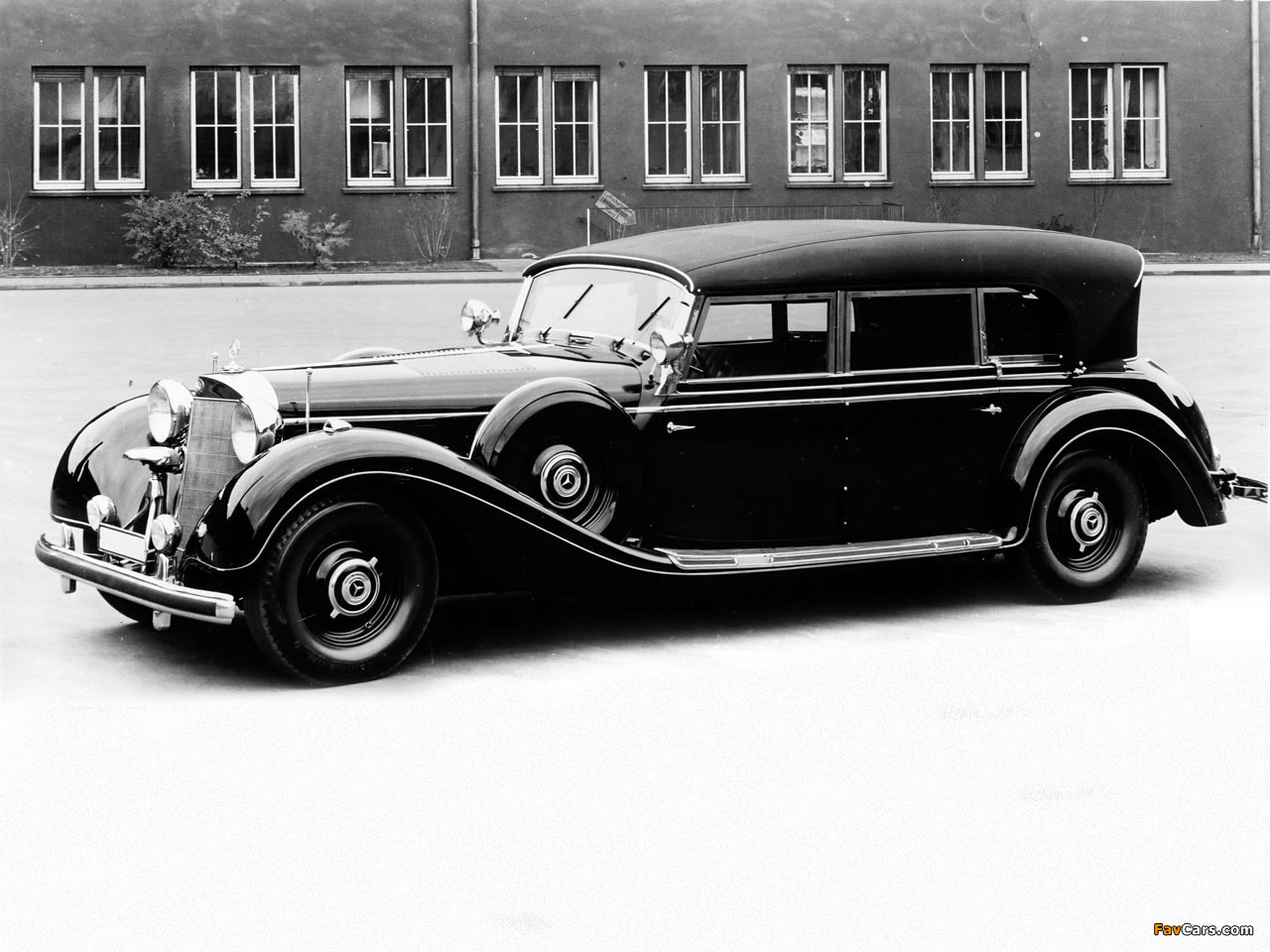 Mercedes-Benz 770 Grand Mercedes Cabriolet (W150) 1938–42 wallpapers (1280 x 960)
