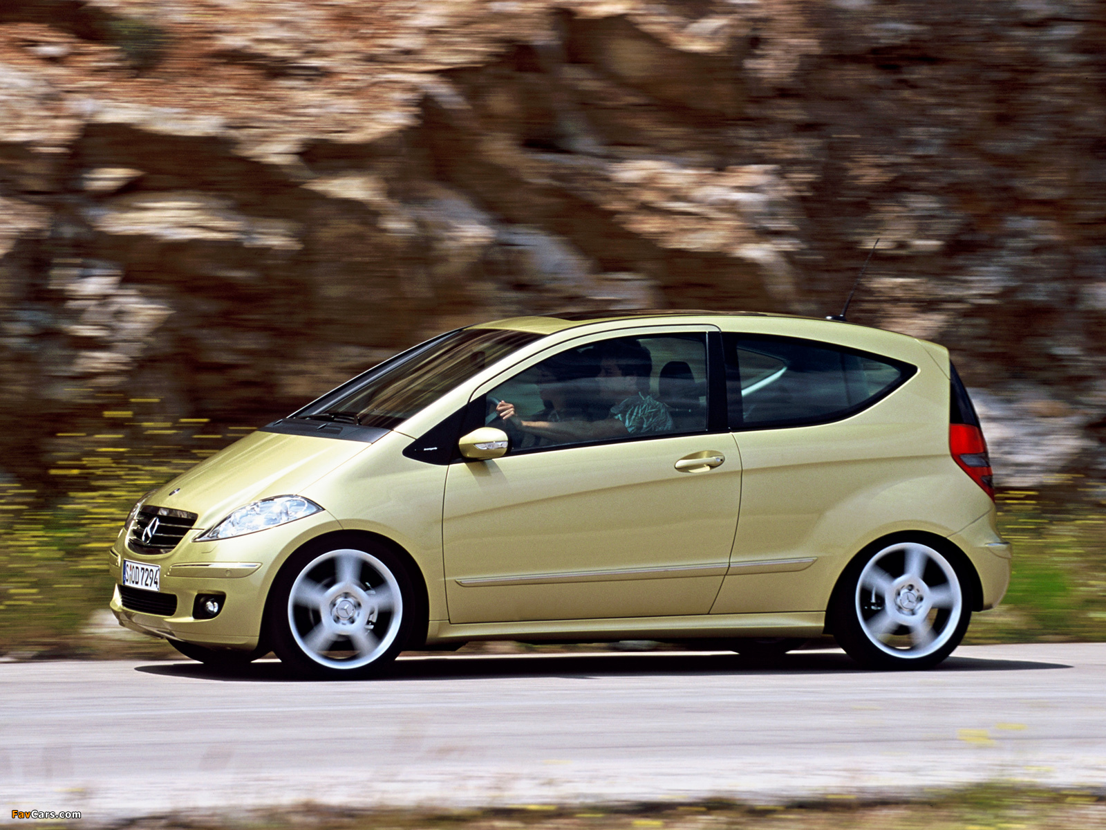 Images of Mercedes-Benz A 200 3-door (W169) 2004–08 (1600 x 1200)