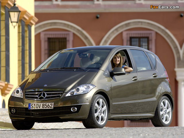 Images of Mercedes-Benz A 200 5-door (W169) 2008–12 (640 x 480)