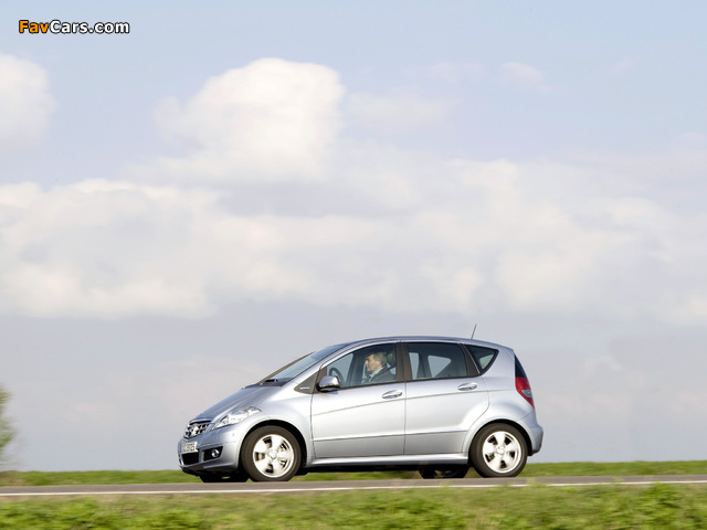 Images of Mercedes-Benz A 160 CDI 5-door (W169) 2008–12 (640 x 480)