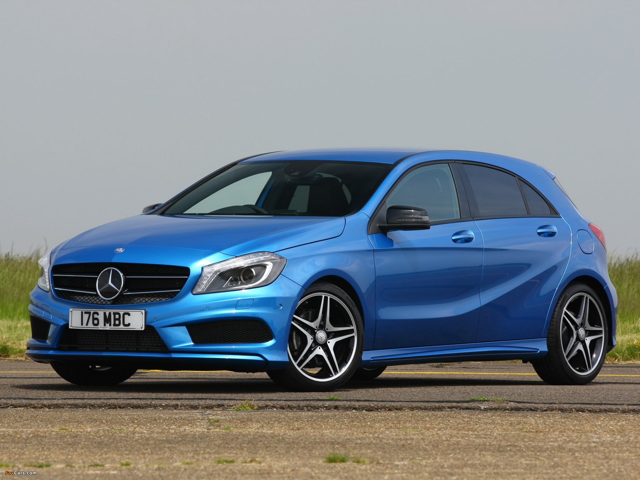 Images of Mercedes-Benz A 200 CDI Style Package UK-spec (W176) 2012 (2048 x 1536)