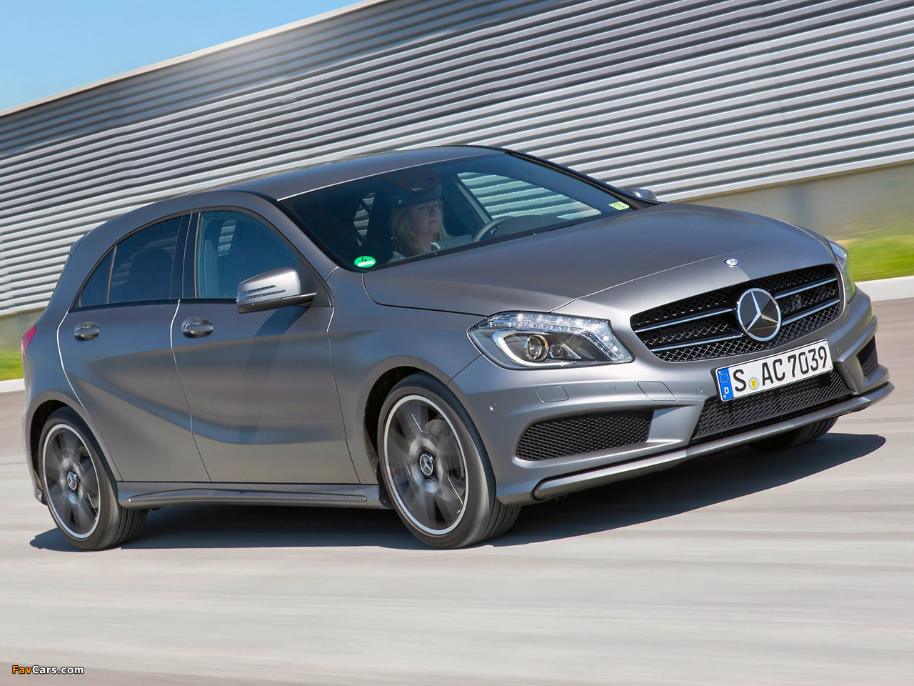 Images of Mercedes-Benz A 200 Style Package (W176) 2012 (1280 x 960)