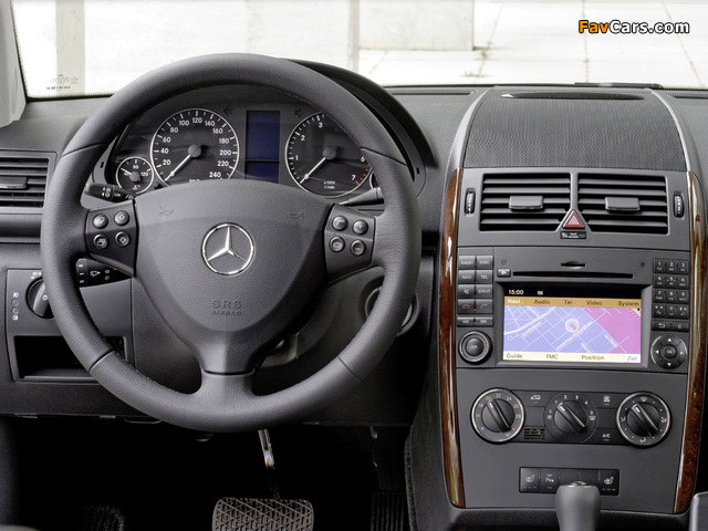 Mercedes-Benz A 170 5-door (W169) 2008 images (640 x 480)