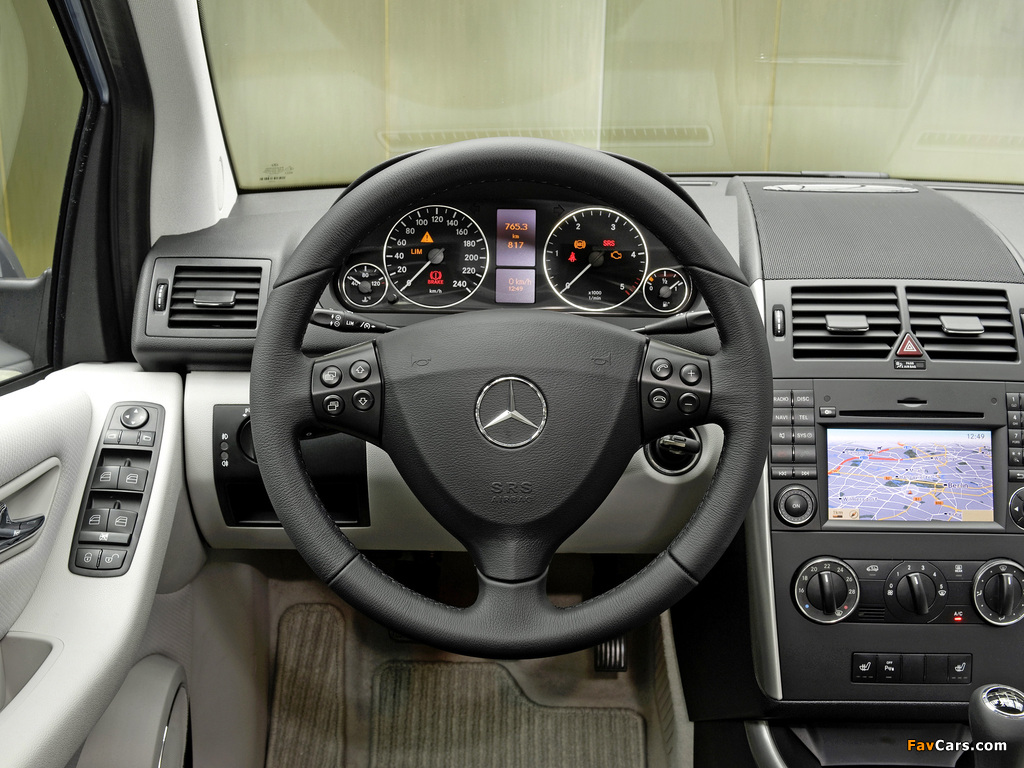 Mercedes-Benz A 160 CDI 5-door (W169) 2008–12 images (1024 x 768)