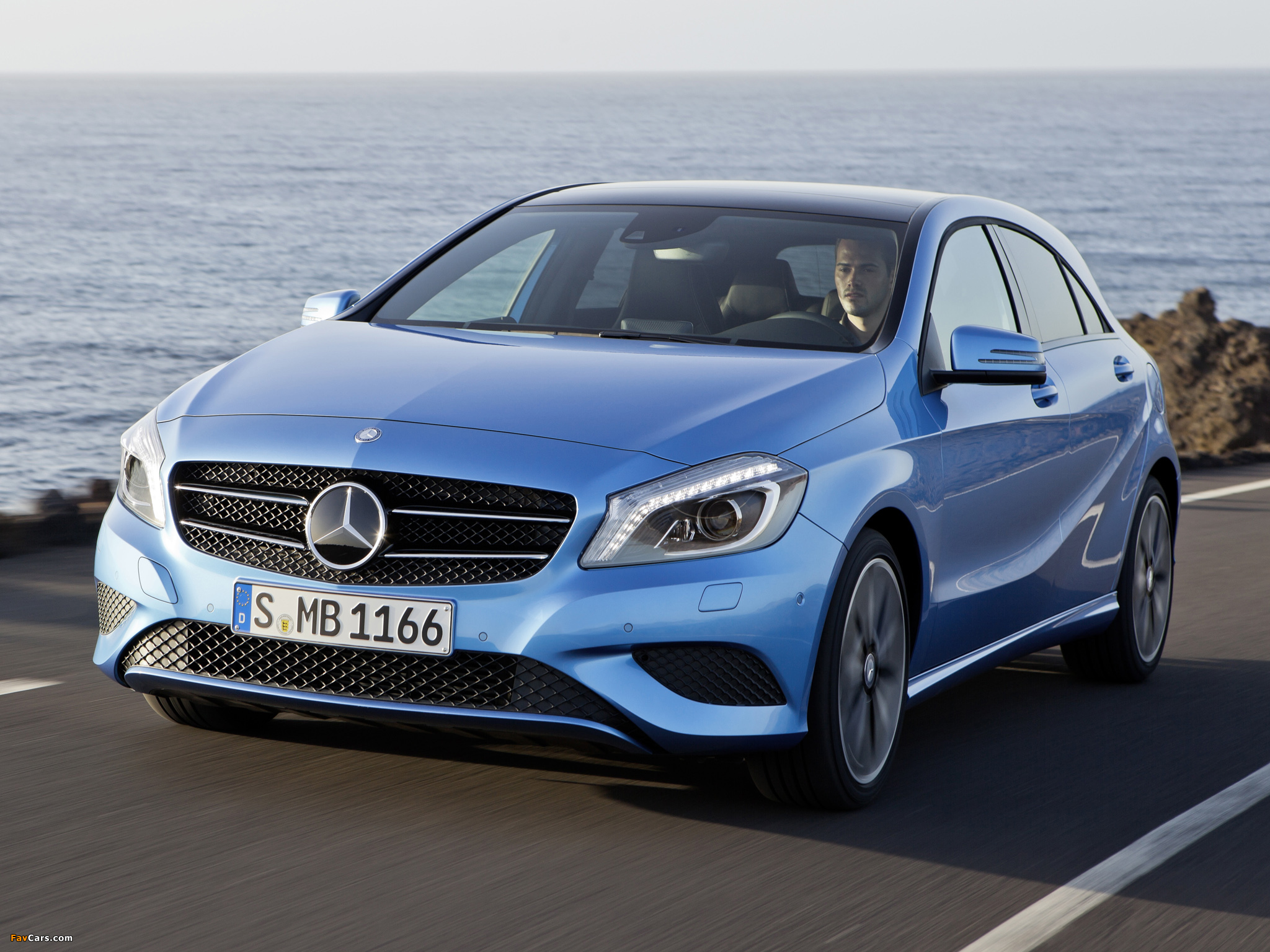 Mercedes-Benz A 180 CDI Urban Package (W176) 2012 images (2048 x 1536)