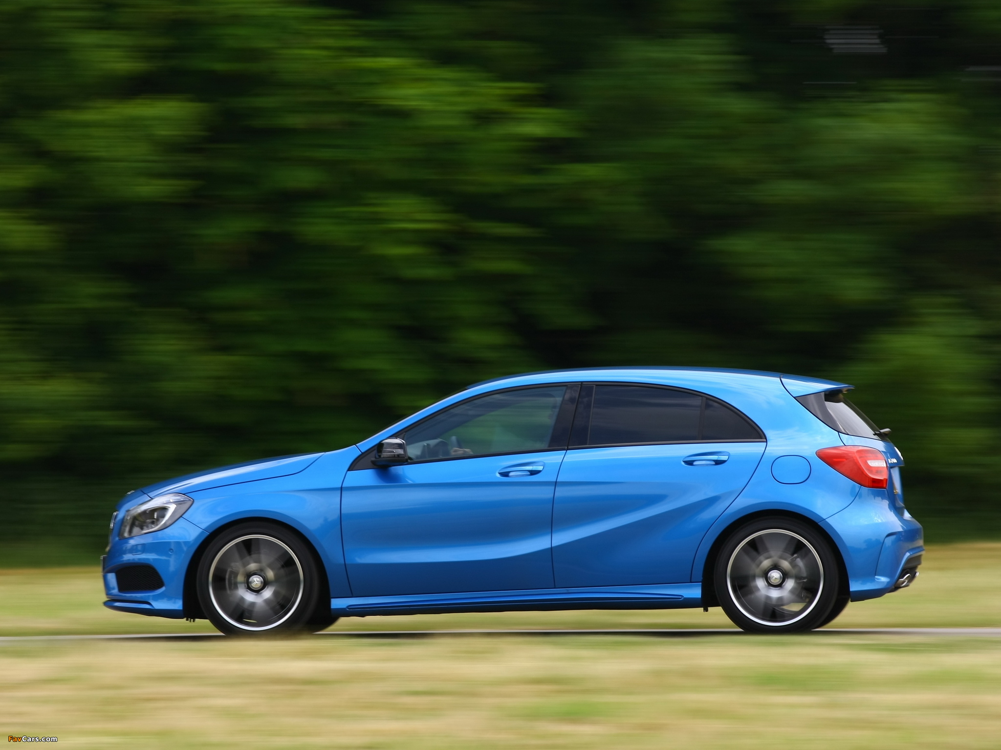 Mercedes-Benz A 200 CDI Style Package UK-spec (W176) 2012 images (2048 x 1536)