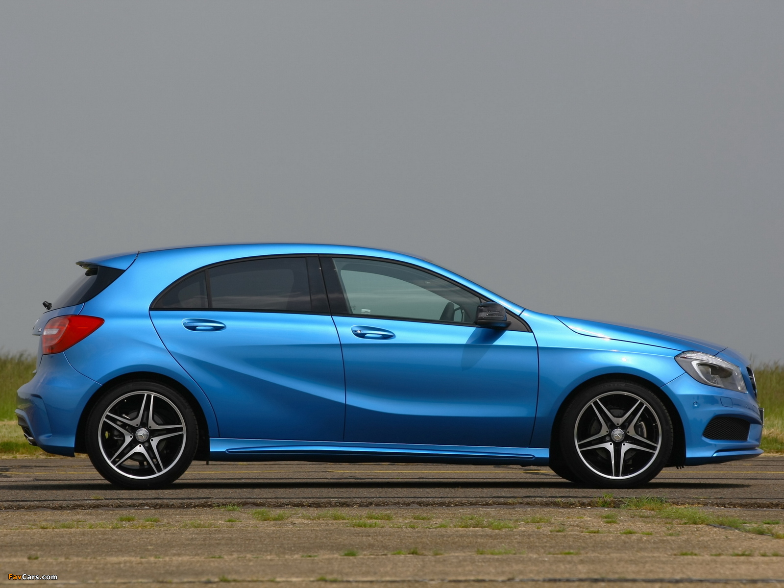 Mercedes-Benz A 200 CDI Style Package UK-spec (W176) 2012 photos (1600 x 1200)