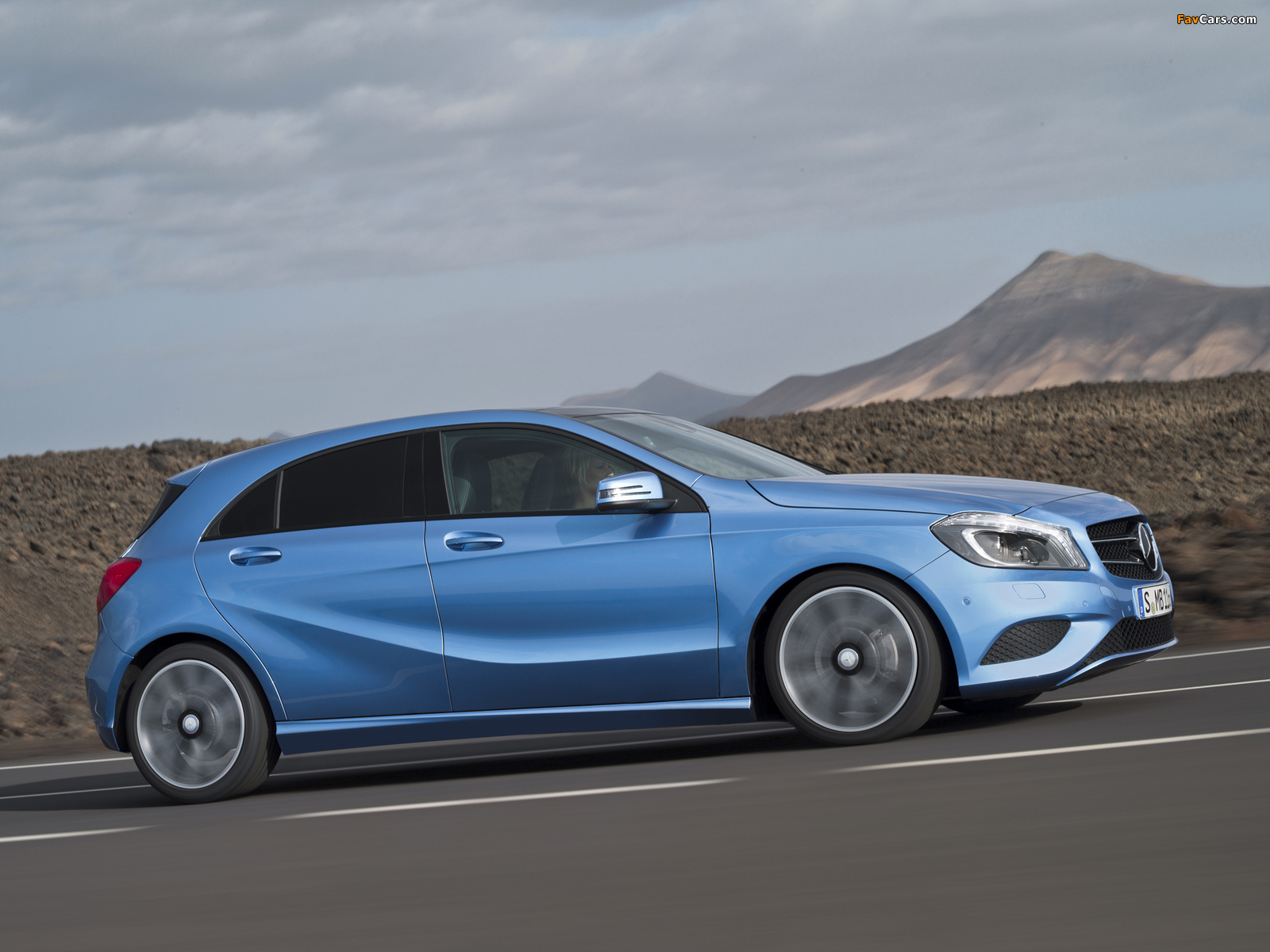 Mercedes-Benz A 180 CDI Urban Package (W176) 2012 photos (1600 x 1200)