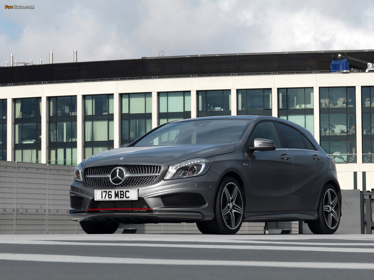 Mercedes-Benz A 250 AMG Sport Package UK-spec (W176) 2012 wallpapers (1280 x 960)
