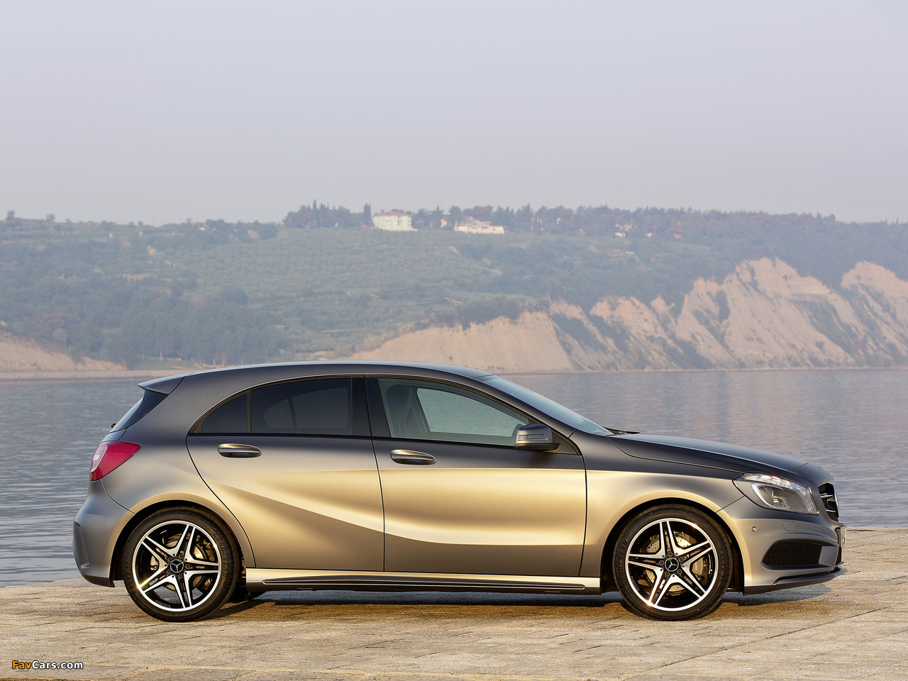 Mercedes-Benz A 200 Style Package (W176) 2012 wallpapers (1280 x 960)
