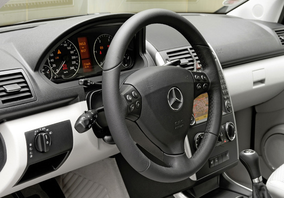 Photos of Mercedes-Benz A 160 CDI 5-door (W169) 2008–12