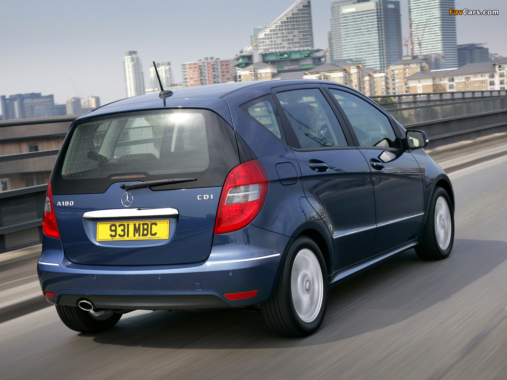 Photos of Mercedes-Benz A 180 CDI 5-door UK-spec (W169) 2008–12 (1024 x 768)