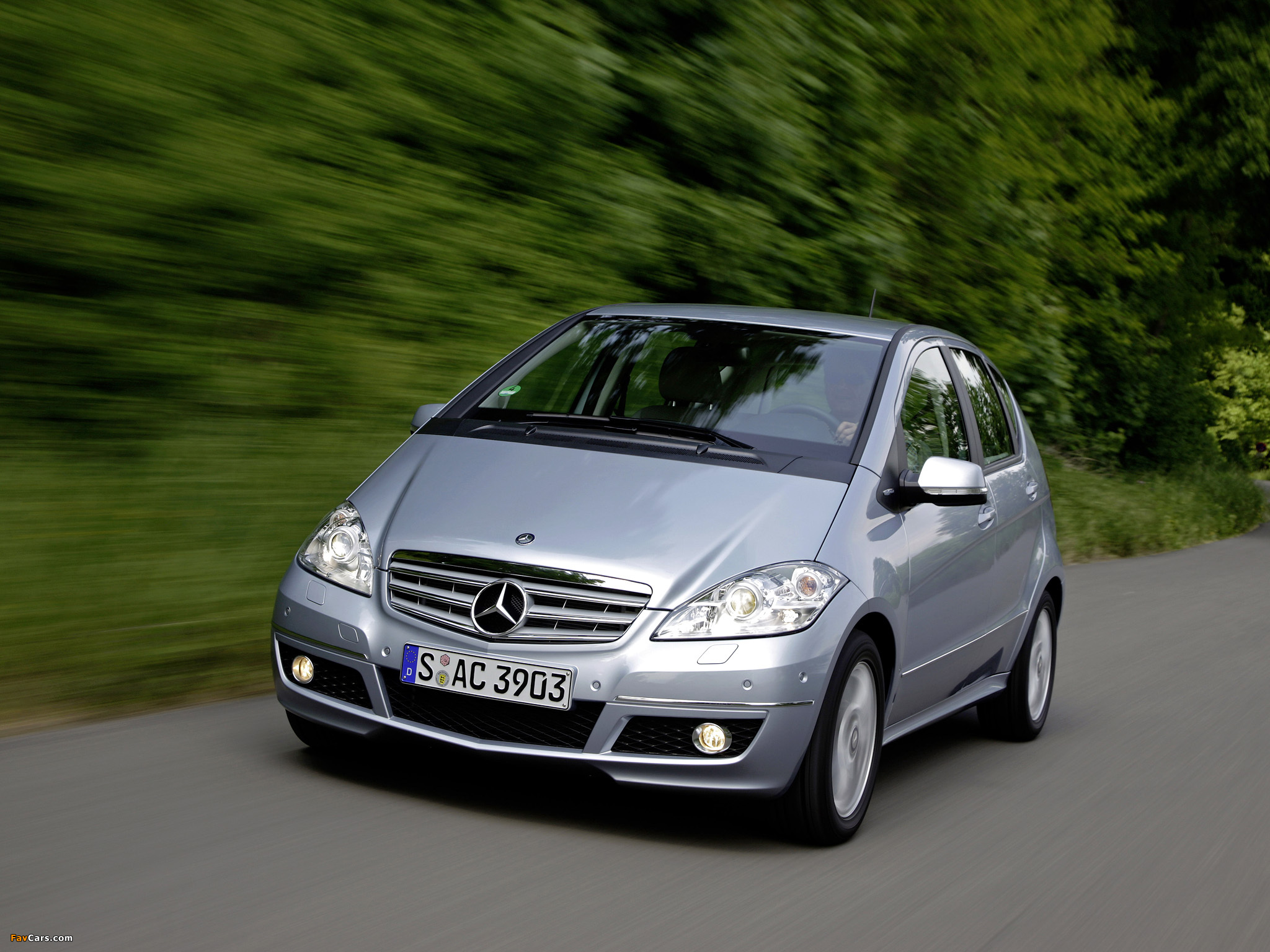 Photos of Mercedes-Benz A 150 5-door (W169) 2008–12 (2048 x 1536)