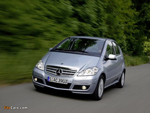 Photos of Mercedes-Benz A 150 5-door (W169) 2008–12 (640 x 480)