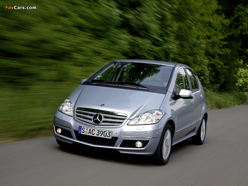 Photos of Mercedes-Benz A 150 5-door (W169) 2008–12 (800 x 600)