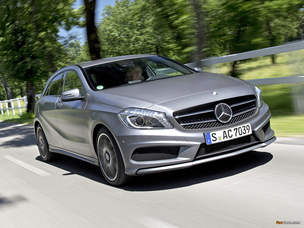 Photos of Mercedes-Benz A 200 Style Package (W176) 2012 (1280 x 960)