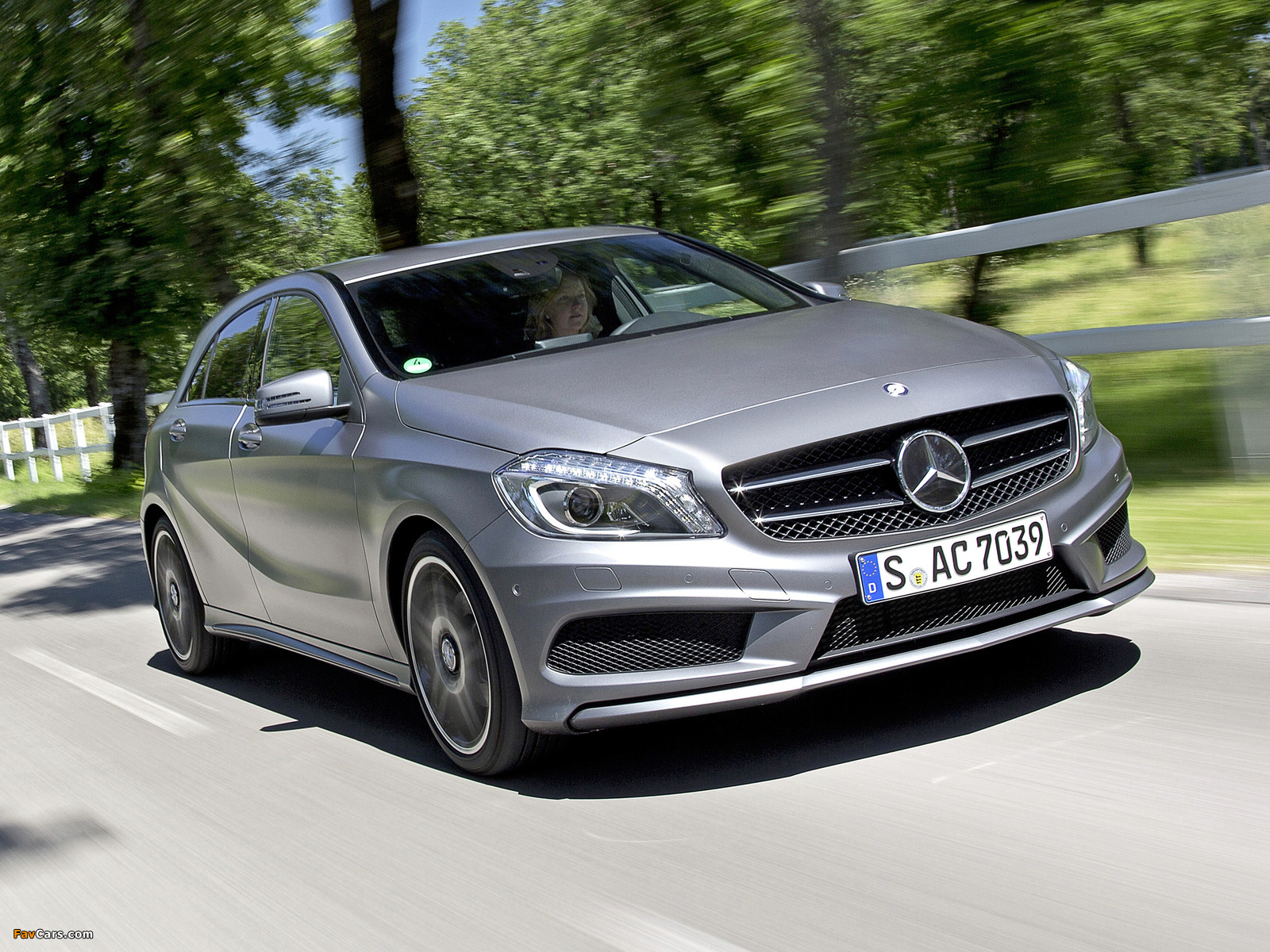 Photos of Mercedes-Benz A 200 Style Package (W176) 2012 (1600 x 1200)
