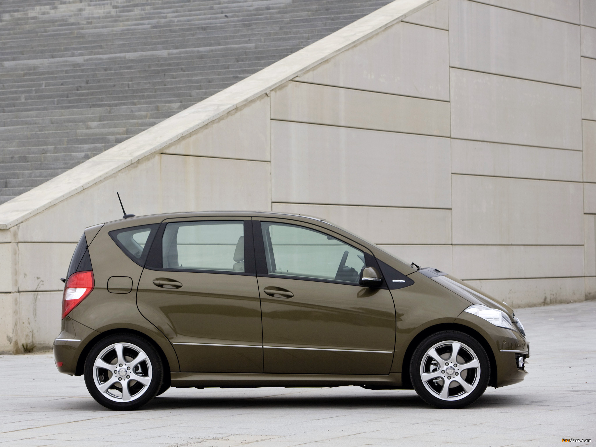 Pictures of Mercedes-Benz A 200 5-door (W169) 2008–12 (2048 x 1536)