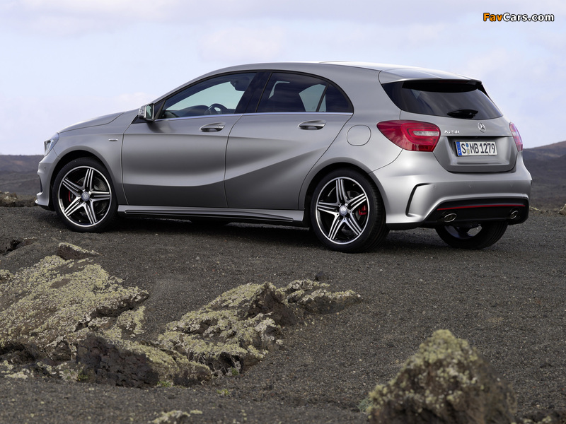 Pictures of Mercedes-Benz A 250 AMG Sport Package (W176) 2012 (800 x 600)