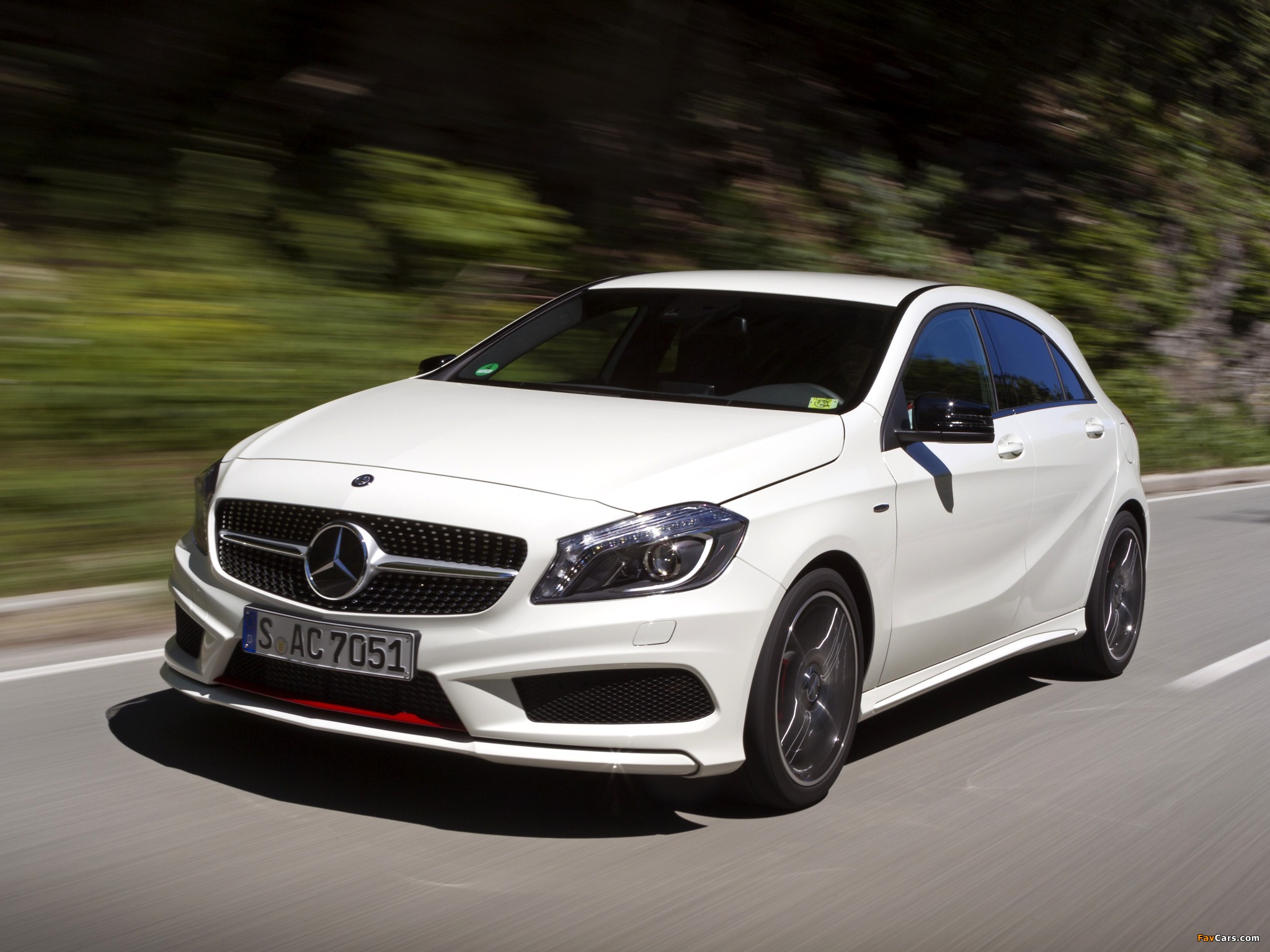 Pictures of Mercedes-Benz A 200 CDI AMG Sport Package (W176) 2012 (2048 x 1536)