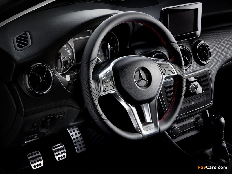 Pictures of Mercedes-Benz A-Klasse Sport (W176) 2013 (800 x 600)