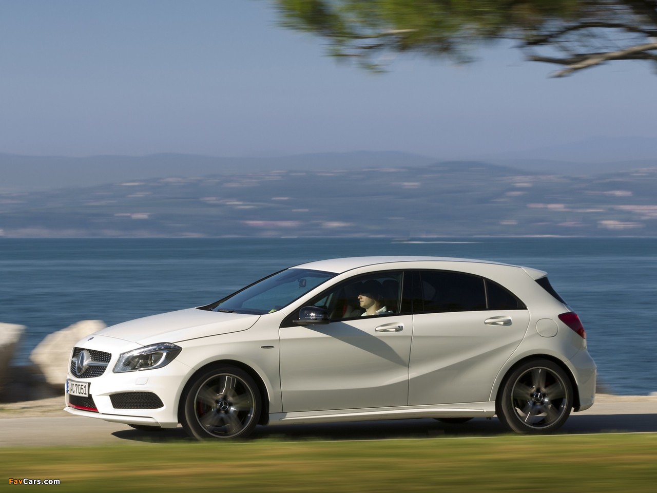 Mercedes-Benz A 200 CDI AMG Sport Package (W176) 2012 wallpapers (1280 x 960)