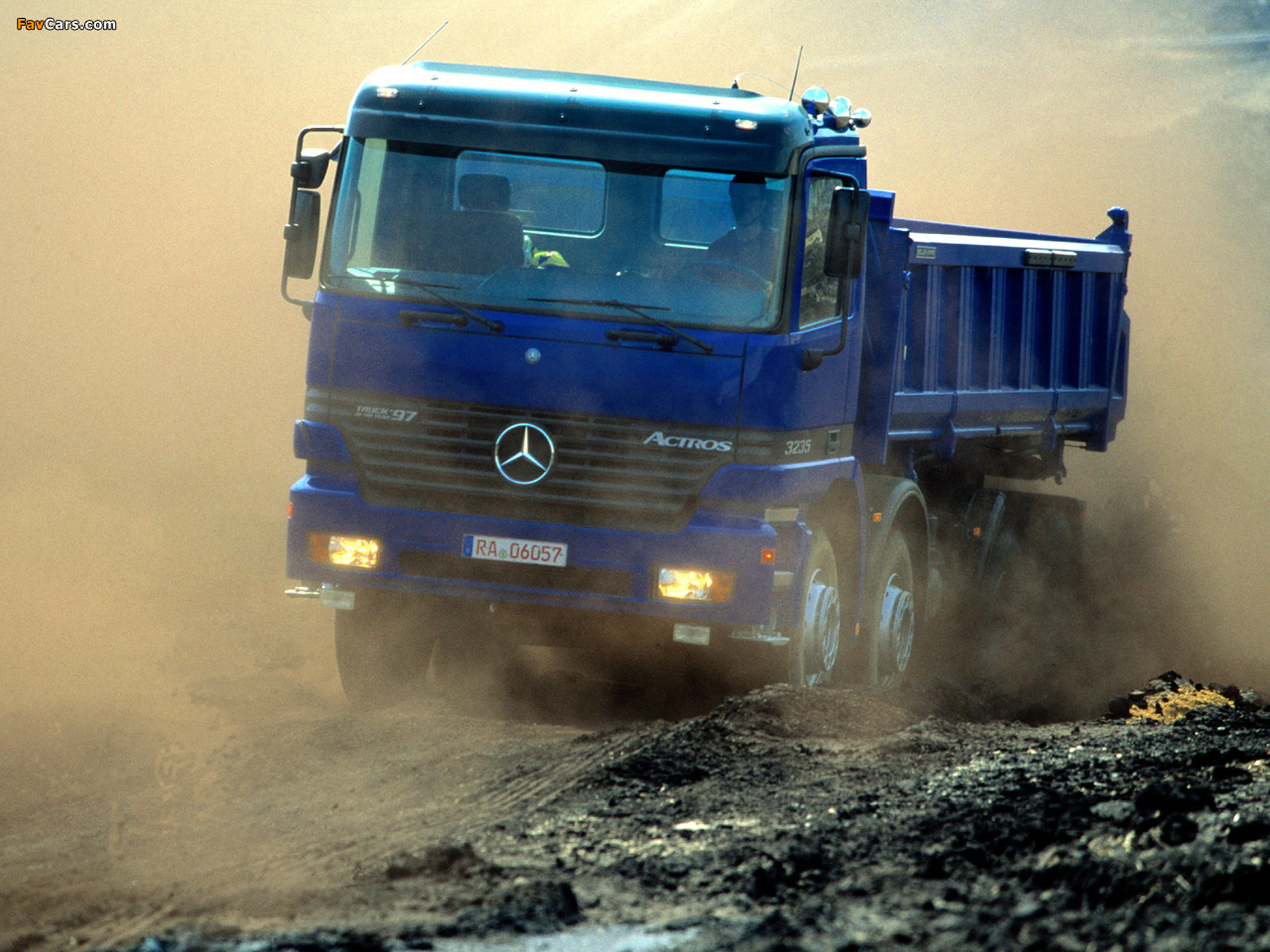 Images of Mercedes-Benz Actros 3235 (MP1) 1997–2002 (1280 x 960)