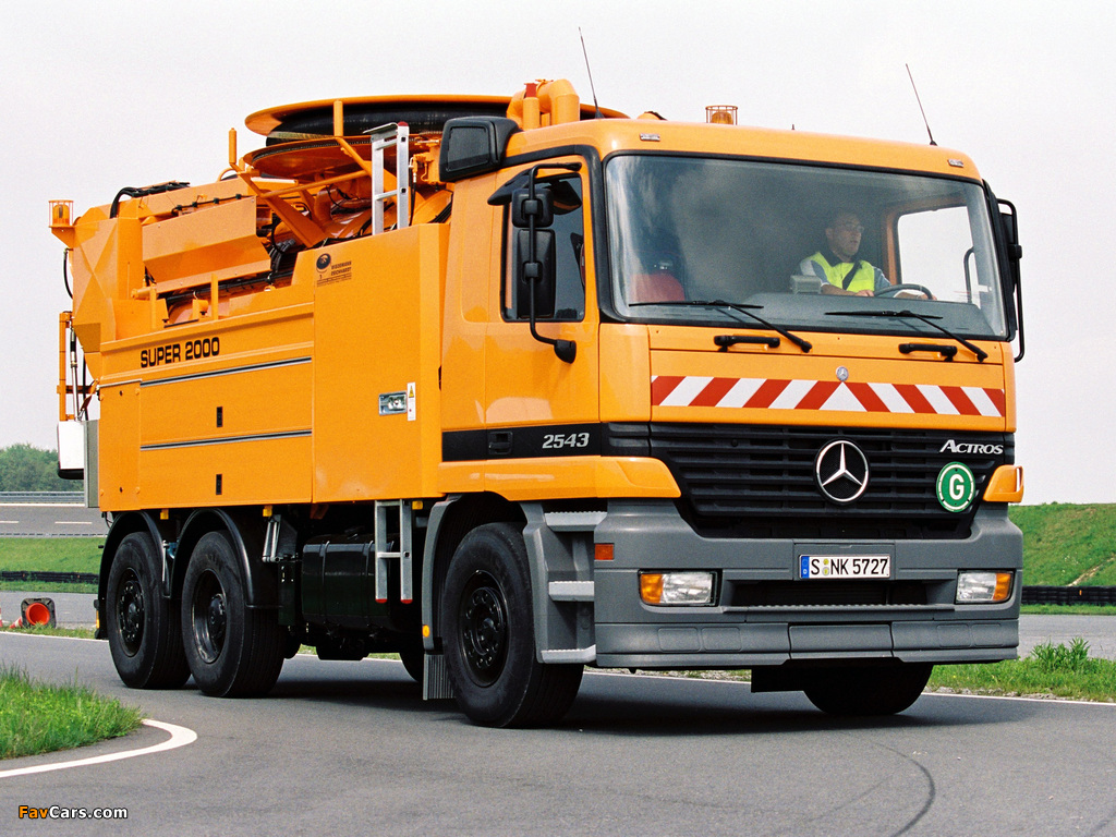 Images of Mercedes-Benz Actros 2543 Road Service (MP1) 1997–2002 (1024 x 768)