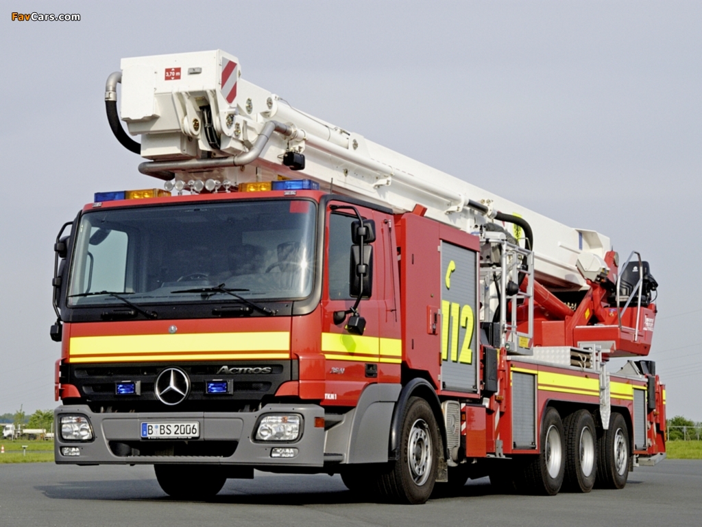 Images of Mercedes-Benz Actros 2641 Feuerwehr (MP2) 2002–09 (1024 x 768)