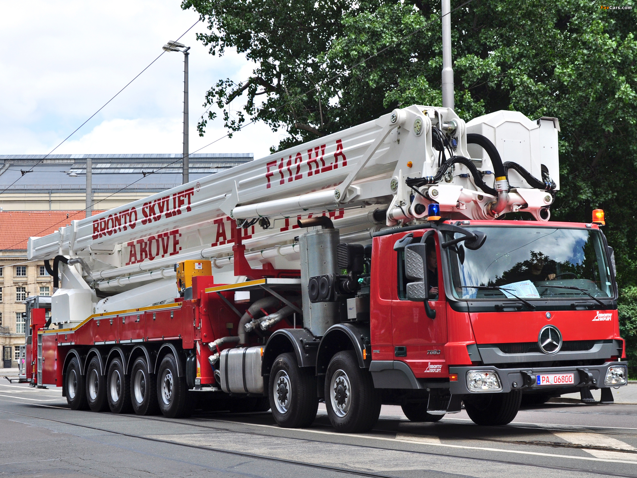 Images of Mercedes-Benz Actros 7660 14x8 Bronto Skylift F 112 HLA (MP3) 2010–11 (2048 x 1536)