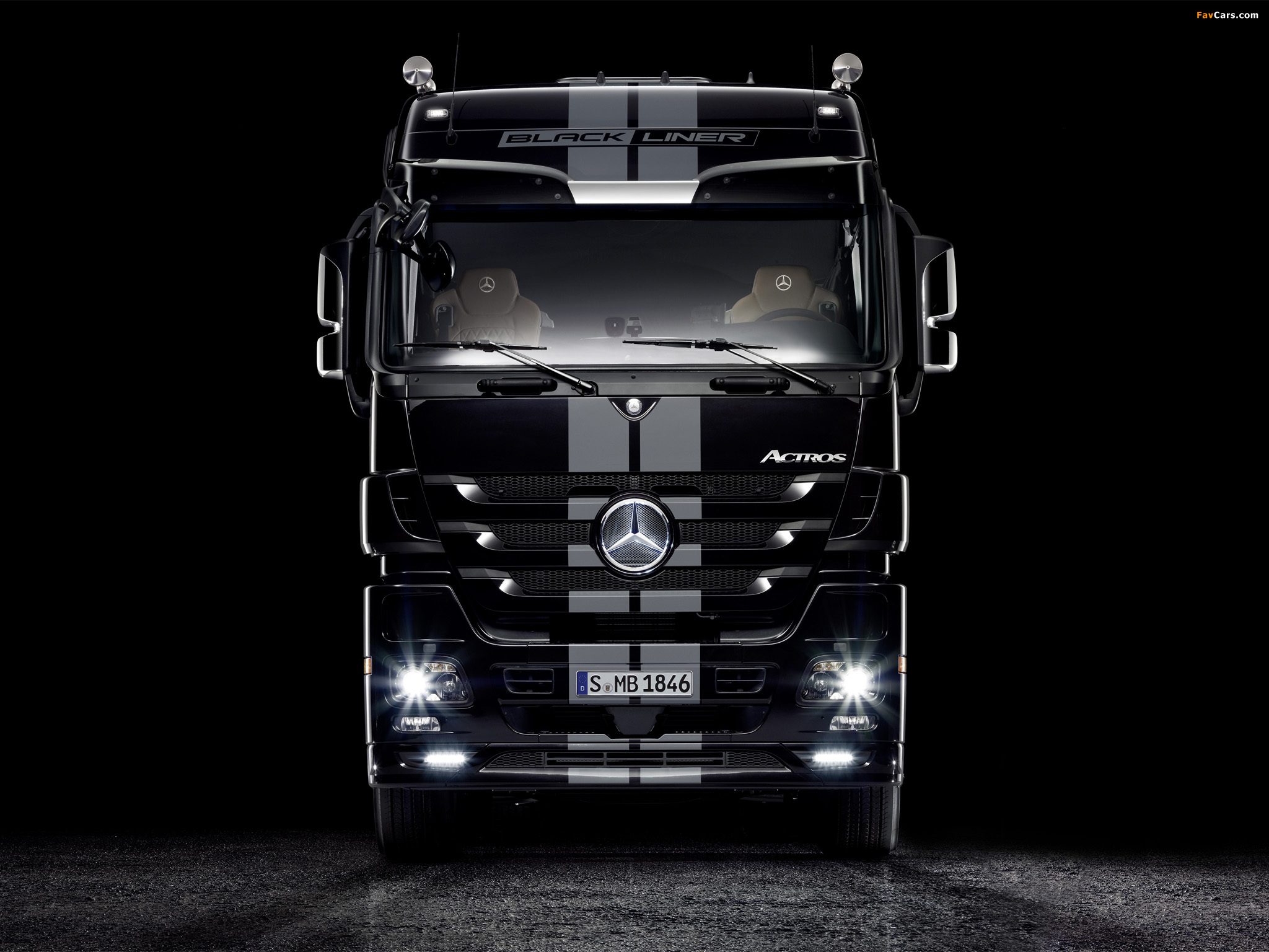 Images of Mercedes-Benz Actros 1846 Black/White Liner Edition (MP3) 2010 (2048 x 1536)