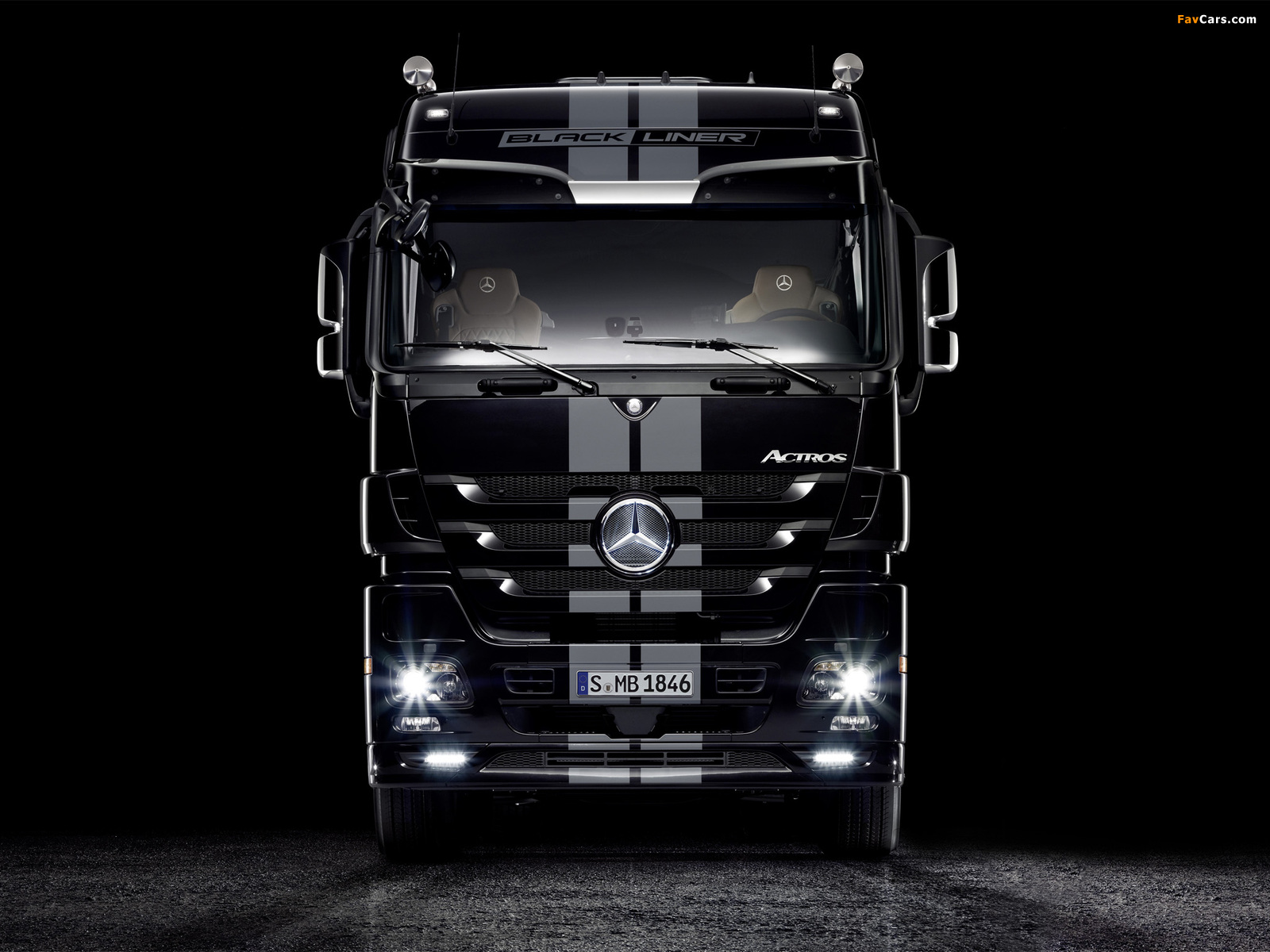 Images of Mercedes-Benz Actros 1846 Black/White Liner Edition (MP3) 2010 (1600 x 1200)