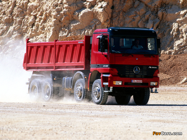 Mercedes-Benz Actros 4140 (MP1) 1997–2002 images (640 x 480)