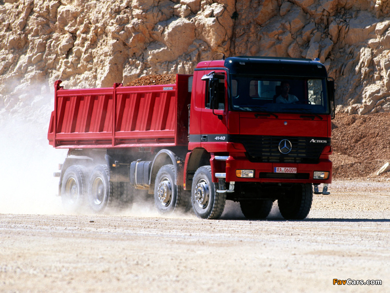 Mercedes-Benz Actros 4140 (MP1) 1997–2002 images (800 x 600)