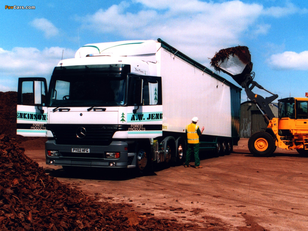 Mercedes-Benz Actros 2543 UK-spec (MP1) 1997–2002 photos (1024 x 768)