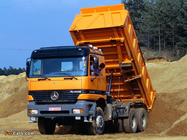 Mercedes-Benz Actros 3340 (MP1) 1997–2002 pictures (640 x 480)