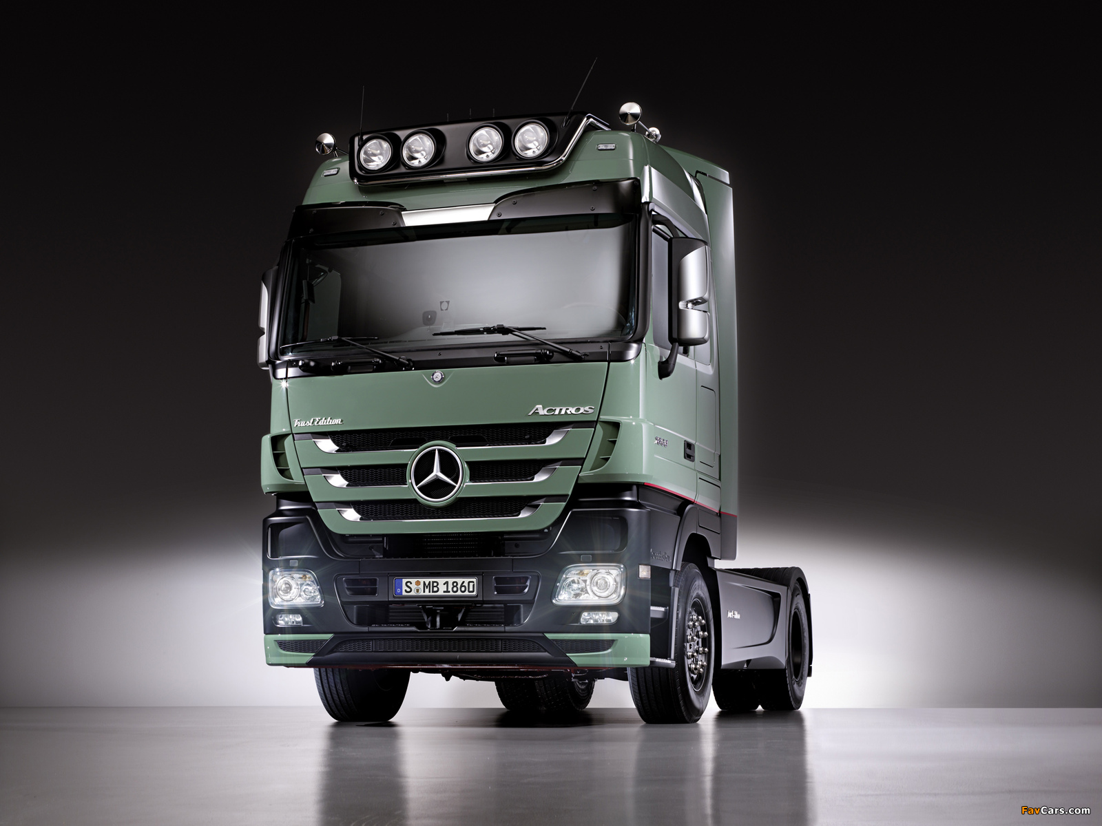 Mercedes-Benz Actros Trust Edition Concept (MP3) 2008 wallpapers (1600 x 1200)