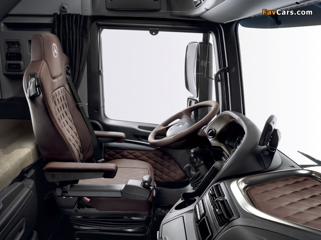 Mercedes-Benz Actros 1846 Black/White Liner Edition (MP3) 2010 wallpapers (640 x 480)