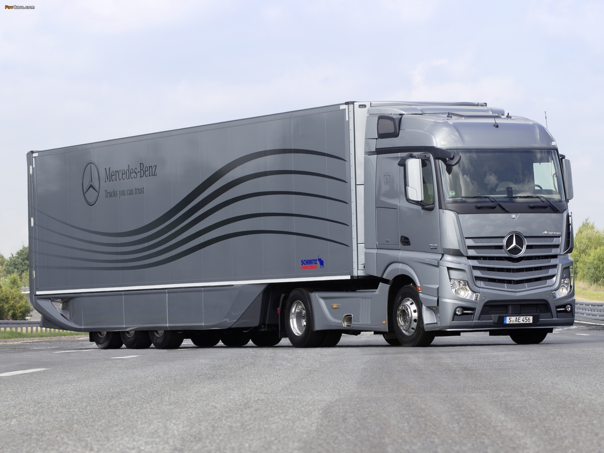 Mercedes-Benz Actros Aerodynamic Trailer Concept (MP4) 2012 pictures (2048 x 1536)