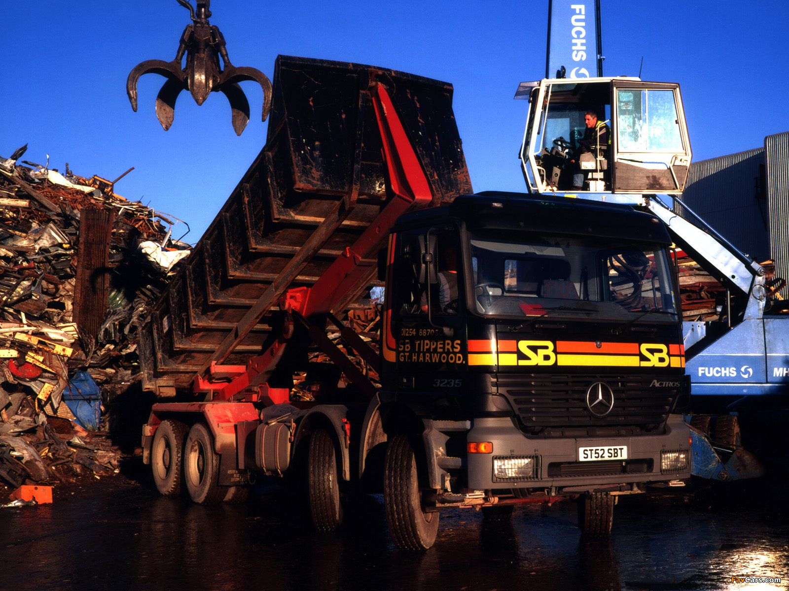 Photos of Mercedes-Benz Actros 3235 UK-spec (MP1) 1997–2002 (1600 x 1200)