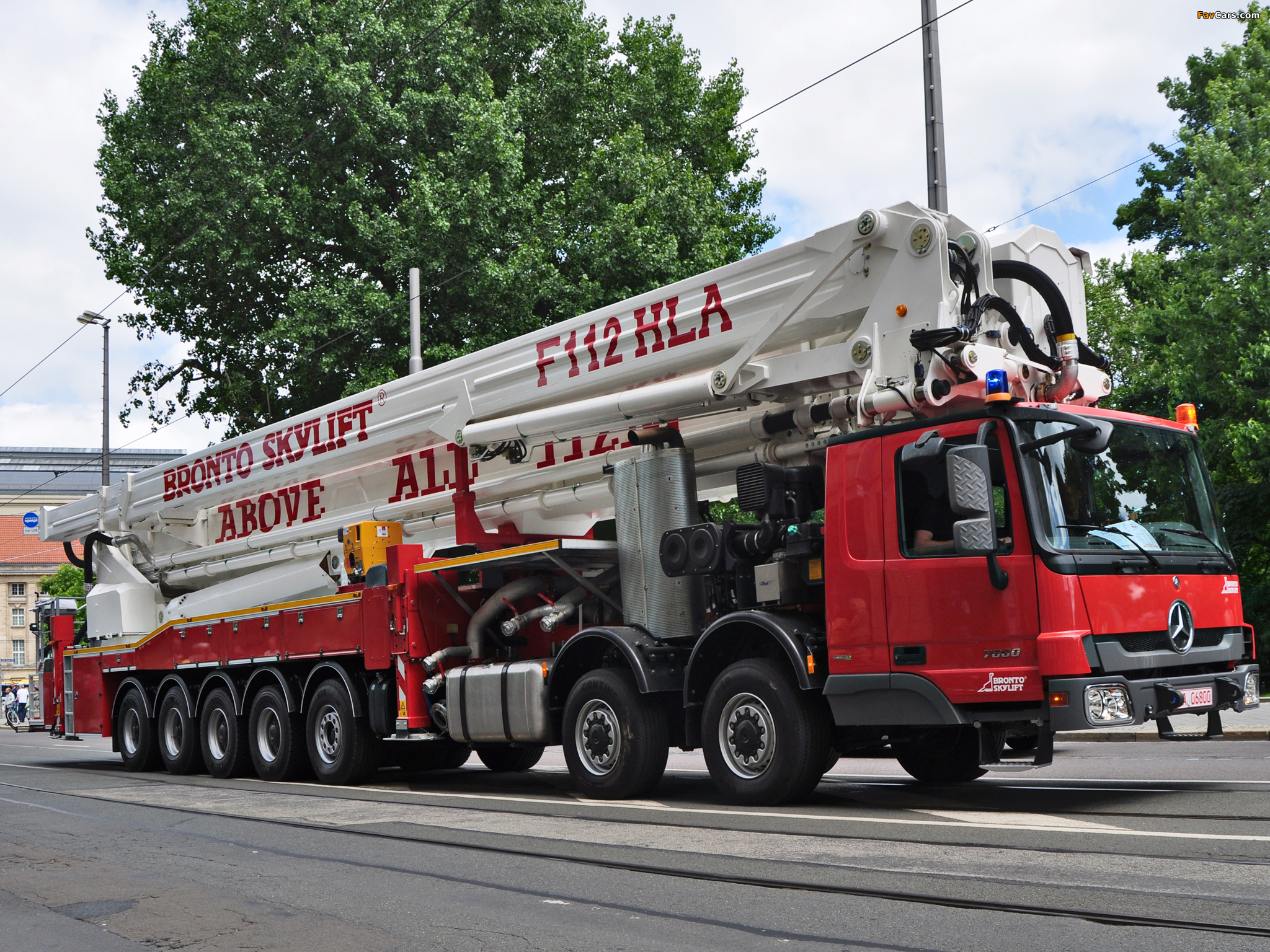 Photos of Mercedes-Benz Actros 7660 14x8 Bronto Skylift F 112 HLA (MP3) 2010–11 (2048 x 1536)